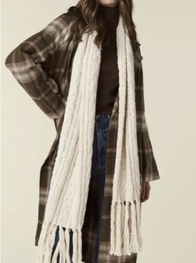 NWOT Spell Yellowstone scarf in ivory